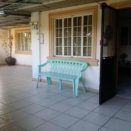 Bridgeview Hotel Laoag Ngoại thất bức ảnh